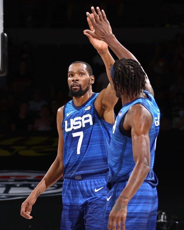 关于美国网球队险胜法国网球队，瓦林卡打破历史纪录的信息